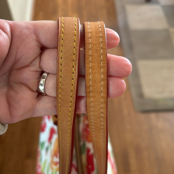 Dooney & Bourke Floral Tote Bag Excellent Condition - Picture 10 of 15